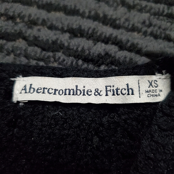 Abercrombie & Fitch Black Crochet Cropped Sleeveless Blouse - Picture 4 of 4